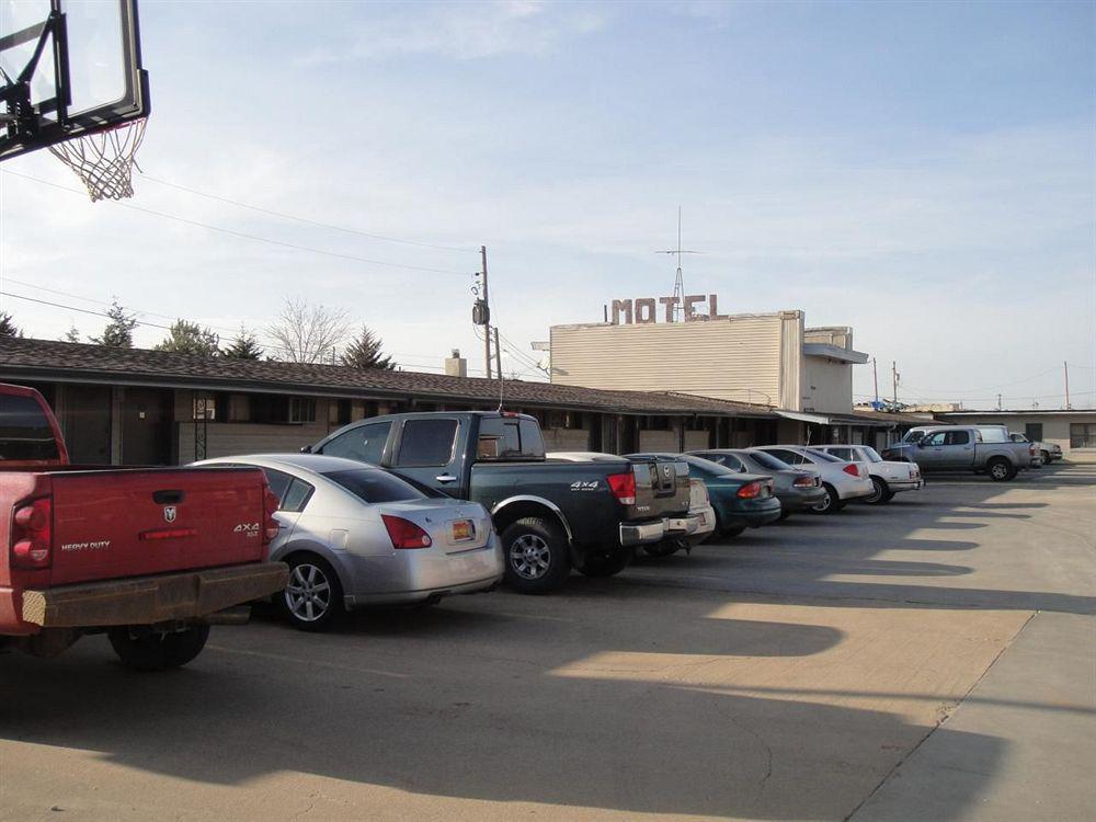 Trails West Motel South Hutchinson Екстериор снимка