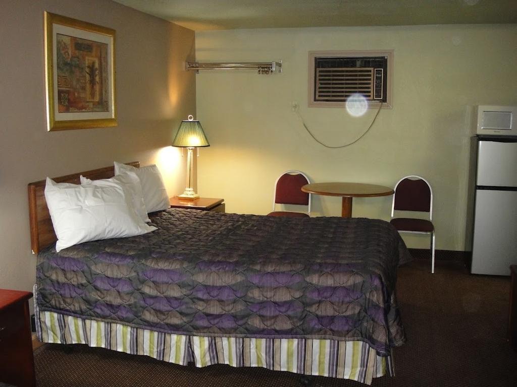 Trails West Motel South Hutchinson Екстериор снимка