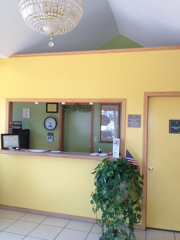 Trails West Motel South Hutchinson Екстериор снимка