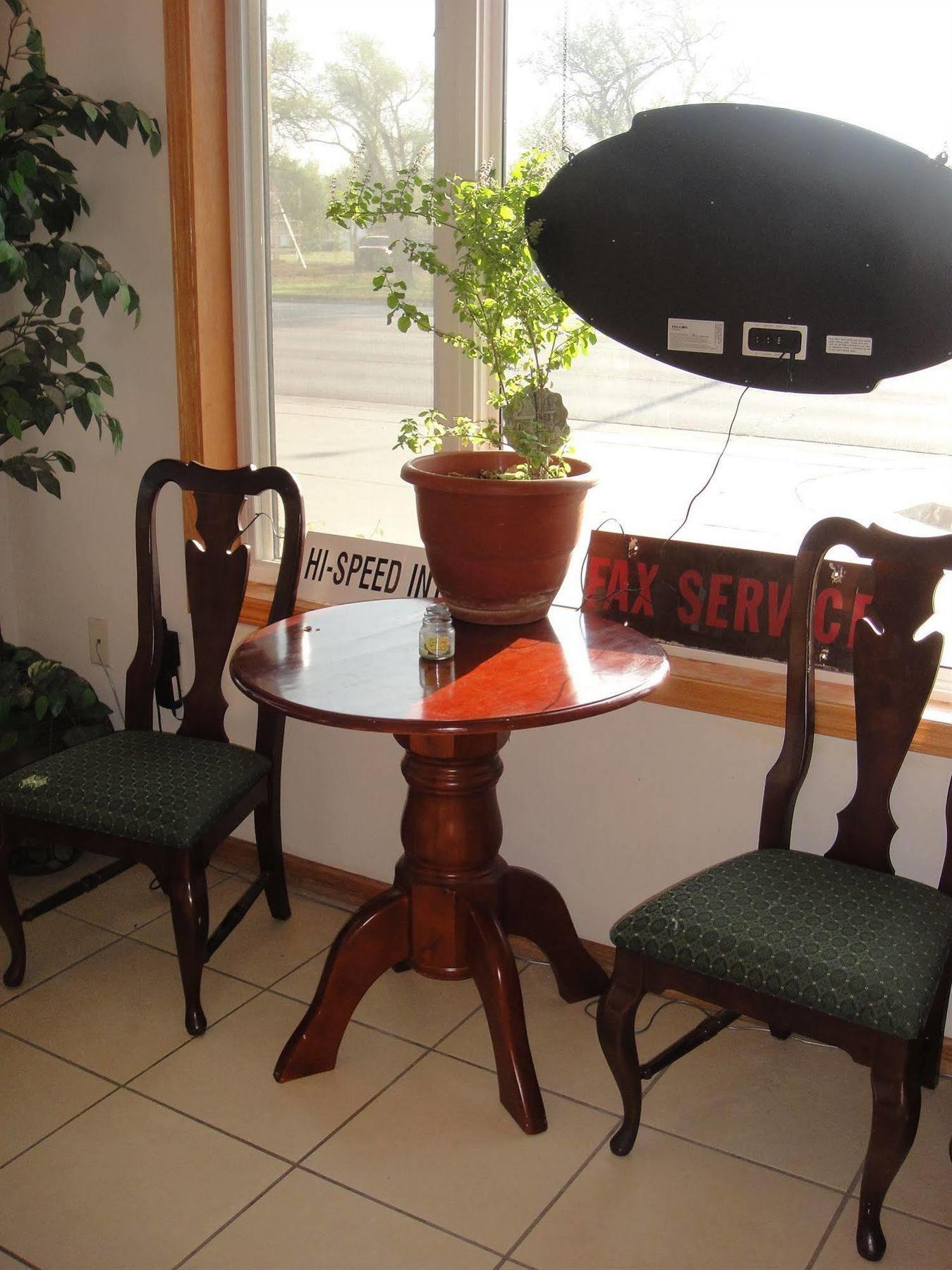 Trails West Motel South Hutchinson Екстериор снимка