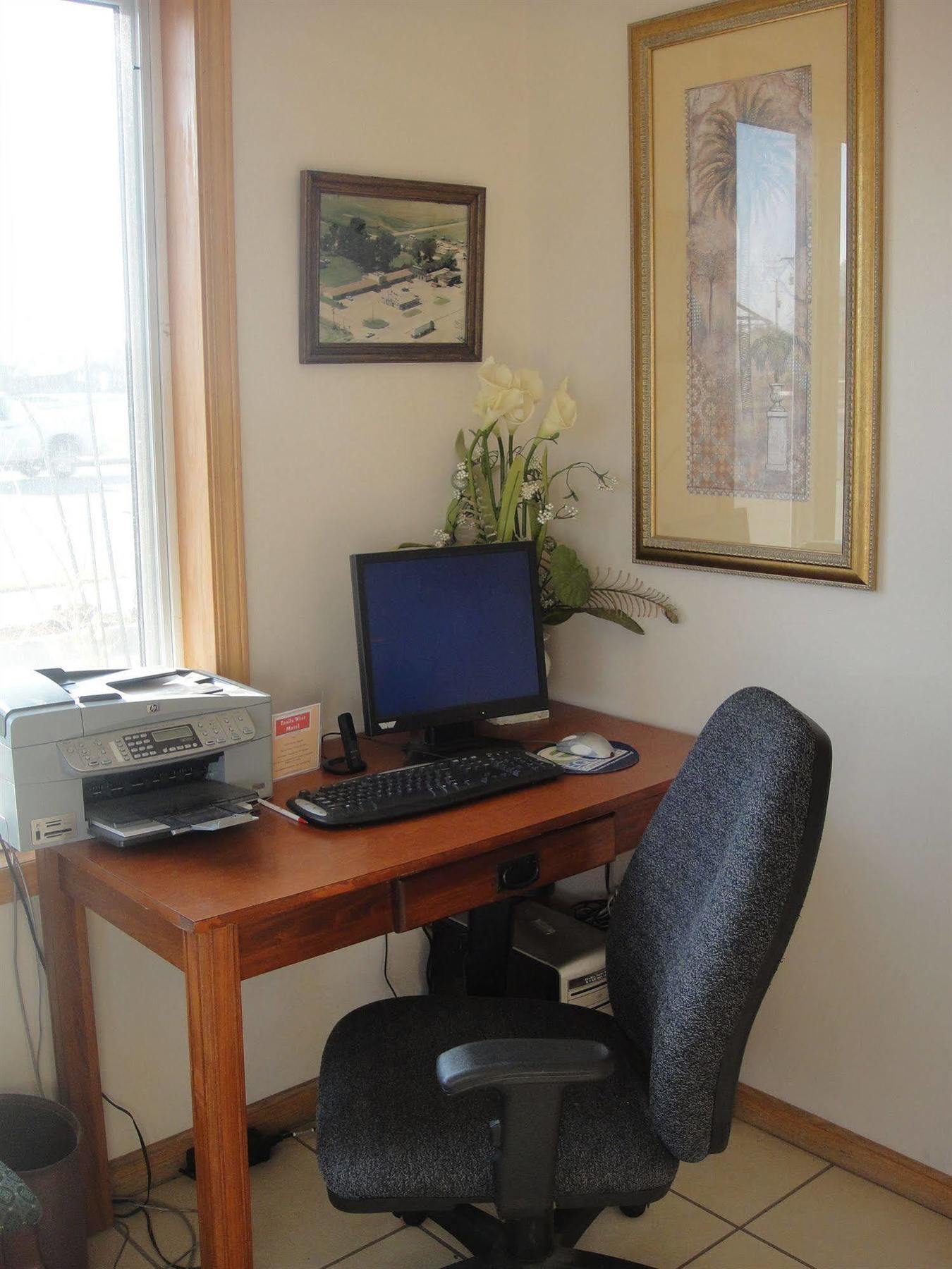 Trails West Motel South Hutchinson Екстериор снимка